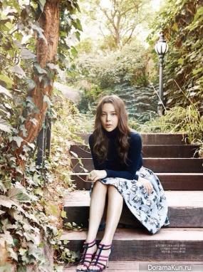 Park Si Yeon