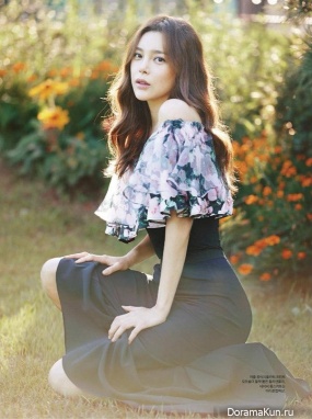 Park Si Yeon