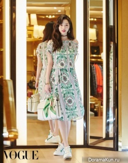 Sulli для Vogue March 2017