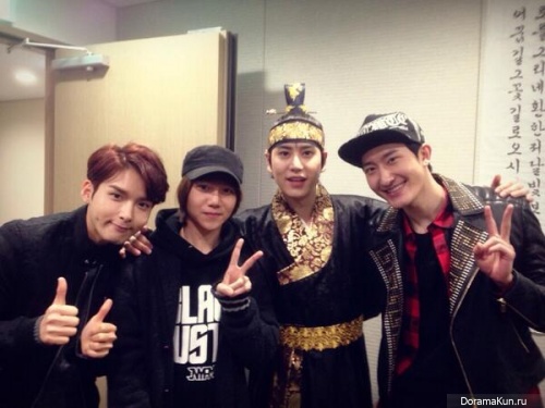 SUPER JUNIOR