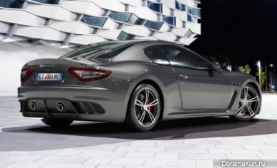Машины Джунсу из JYJ (Maserati Granturismo и Mercedes-Benz SLS AMG):