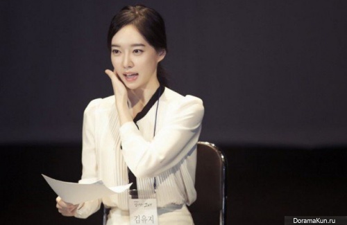 Kim-Yoo-Ji Kim-Yoo-Ji