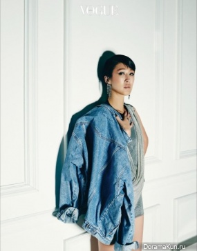 Hong Jin Kyung для Vogue May 2017