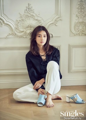 Lee Bo Young для Singles July 2017