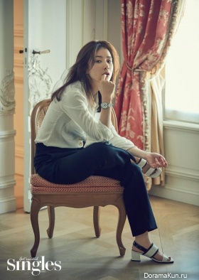 Lee Bo Young для Singles July 2017