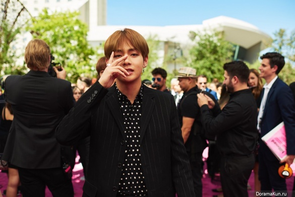 V