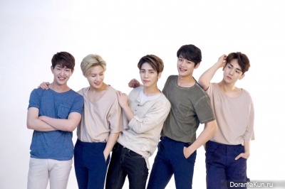 SHINee SHINee