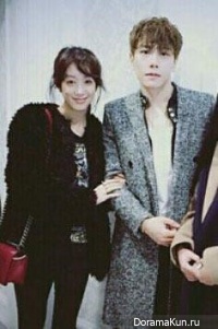 Park-Hyo-Shin-Jung-Ryeo-Won-at-concer