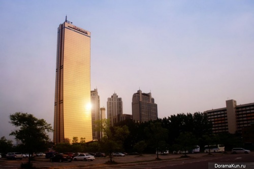 Confessions of a blonde in Seoul