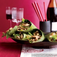 Lo Mein with shiitake and green onions