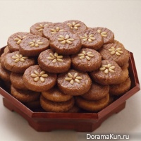 Якква (약과)