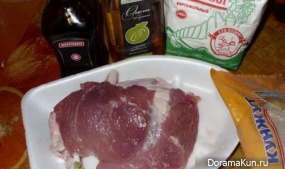 Sliced pork with sesame