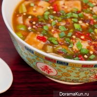 Tofu soup with mushrooms
