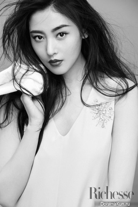 Zhang Tian Ai для Richesse April 2017