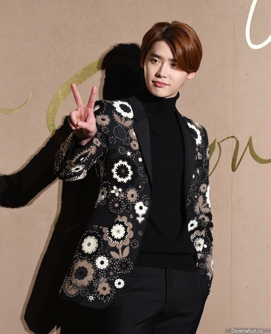 Lee Jong Suk