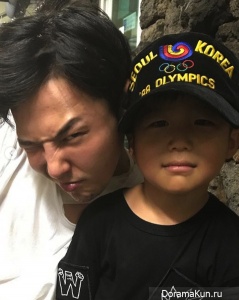 G-Dragon/Yang Hyun Suk