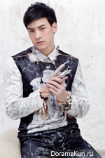 Bie Sukrit Wisetkaew