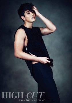2AM's Jinwoon для High Cut Vol. 65