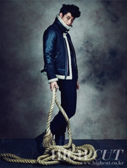 2AM's Jinwoon для High Cut Vol. 65