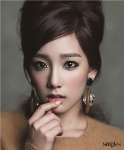 SNSD's Sunny, Taeyeon для Singles November 2011