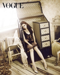SNSD’s Sooyoung, Tiffany для Vogue Korea December 2011