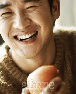 Uhm Tae Woong для Allure Korea December 2011