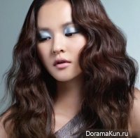 Woo Ri для SURE June 2013