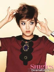 Woo Ri для Singles October 2012