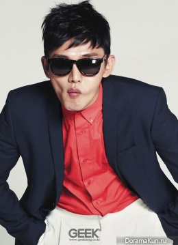 Yoo Ah In для GEEK May 2013 Extra