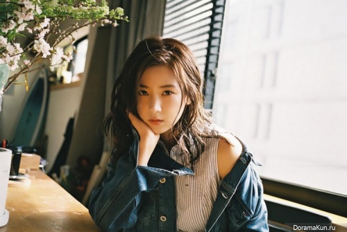 A Pink (Chorong) для Cosmopolitan May 2016
